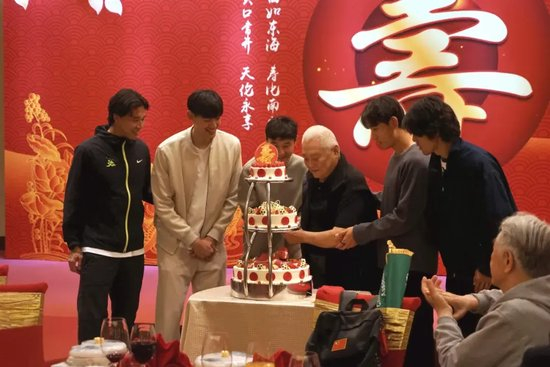hjc888黄金城拥有一个好记的域名案例展示